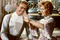 Debbie-Reynolds-and-Harve-Presnell