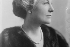 Eleanor_Robson_Belmont_in_1916