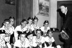 1963-Joe-E-Brown-with-Elitchs-PONY-League-baseball-team