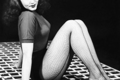 Julie-Newmar-pose