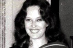 1974-Sandy-Dennis-and-Mark-Mallo-on-the-set-of-Born-Yesterday-zoom