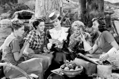 2016-04-12-Joan-FontaineNorma-Shearer-Rosalind-Russell-Spring-Byington-Paulette-Goddard-in-The-Women-1935